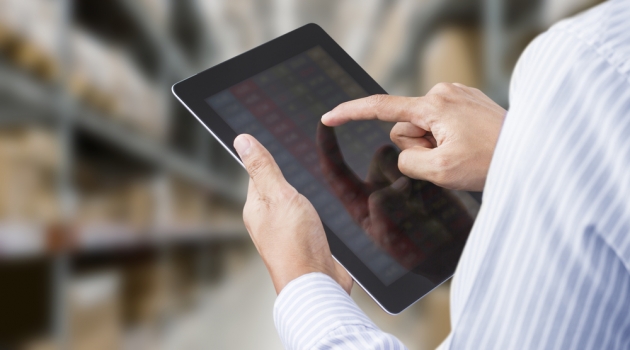 How Artificial Intelligence & Machine Learning is Changing the Fashion Industry Inventory Management