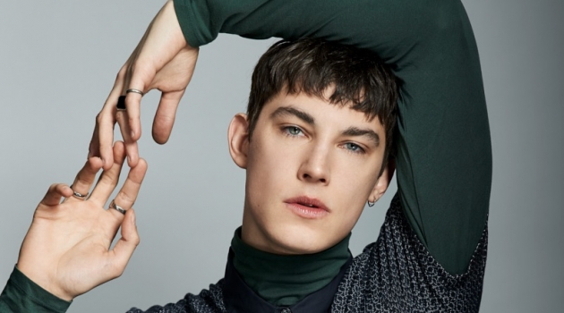Julian Weigl Hits Best Angles for Portrait Series Julian Weigl Hits Best Angles for Portrait Series