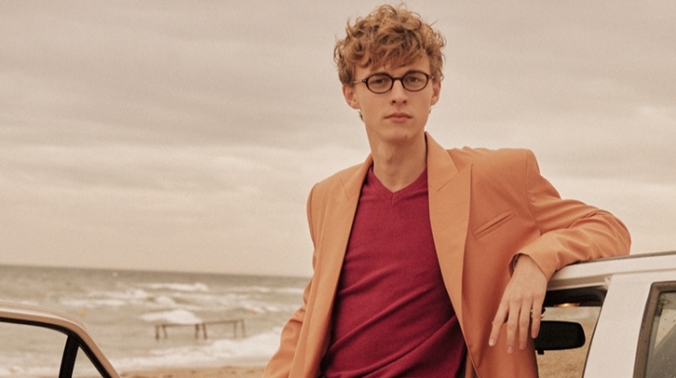 Max Barczak Takes to the Beach in Smart Style for L'Officiel Hommes Turkey