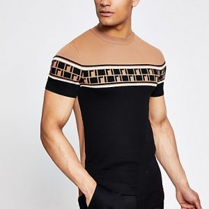 River Island Mens Brown RI muscle fit knitted T-shirt River Island Mens Brown RI muscle fit knitted T-shirt