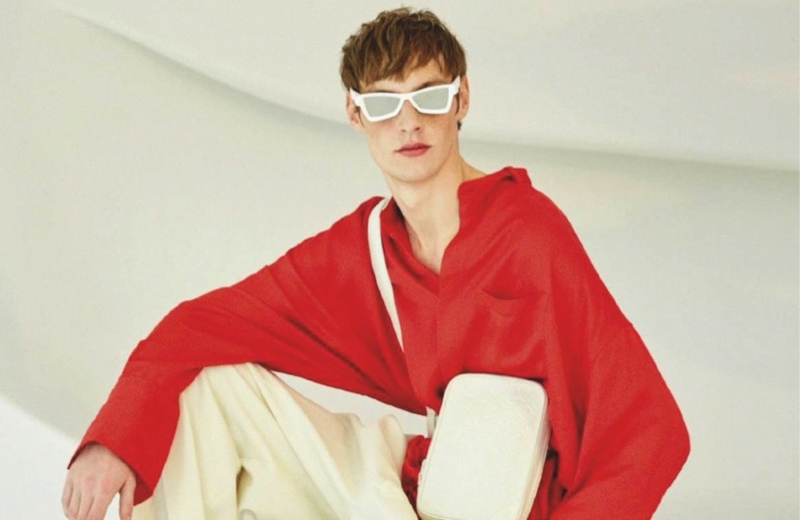 Roberto Sipos Embraces Quirky Style in Louis Vuitton for Esquire España Roberto Sipos Embraces Quirky Style in Louis Vuitton for Esquire España