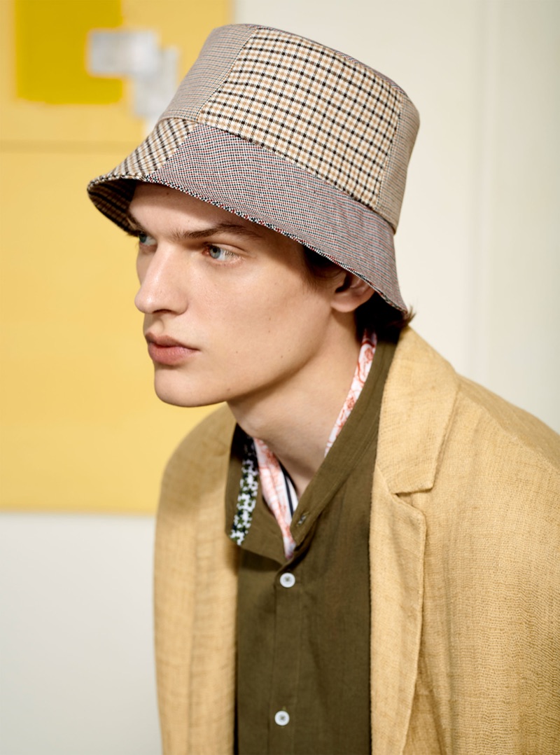 Valentin Caron embraces neutrals and linen for Zara Man.