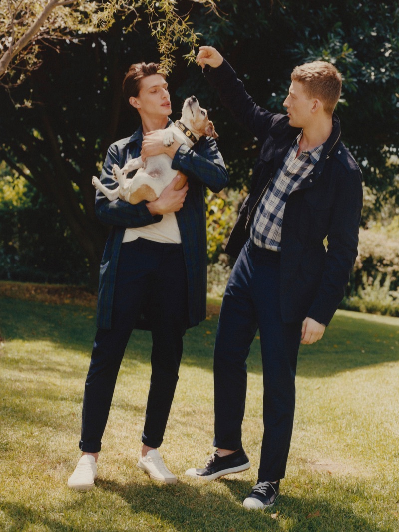 Models Edoardo Sebastianelli and Bastian Thiery come together for Arket's spring-summer 2019 campaign. » Edoardo Sebastianelli & Bastian Thiery Venture Outdoors for Arket Spring '19 Campaign Models Edoardo Sebastianelli and Bastian Thiery come together for Arket's spring-summer 2019 campaign.