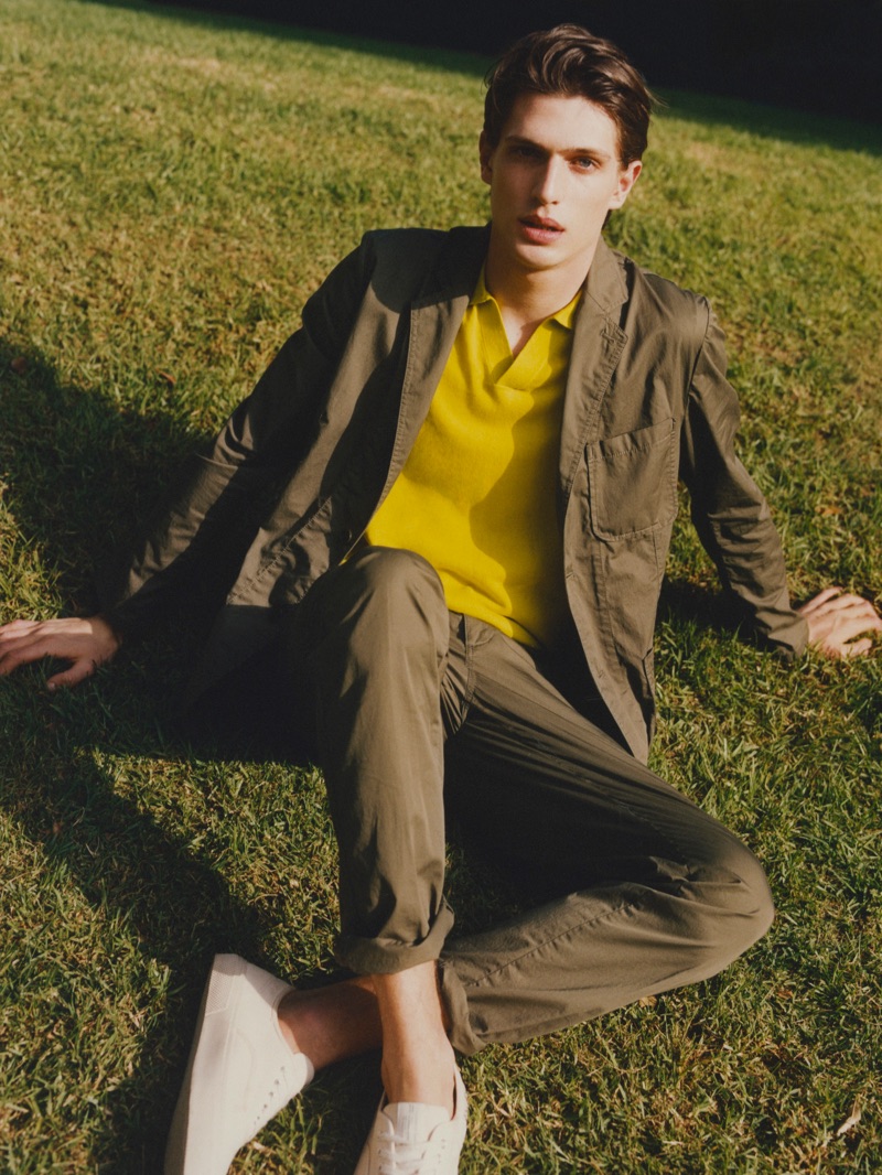 Edoardo Sebastianelli fronts Arket's spring-summer 2019 campaign. » Edoardo Sebastianelli & Bastian Thiery Venture Outdoors for Arket Spring '19 Campaign Edoardo Sebastianelli fronts Arket's spring-summer 2019 campaign.