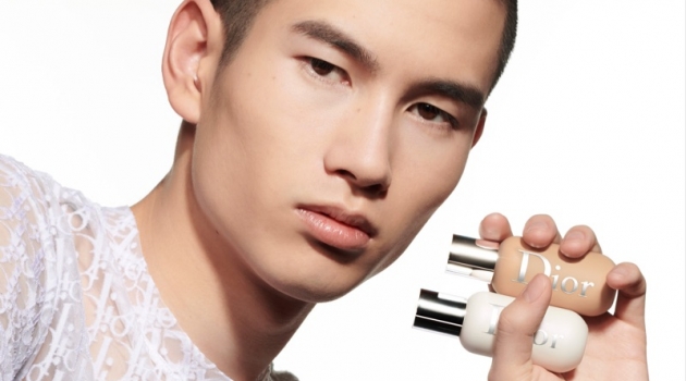 Dior Backstage Perfects a Natural Finish with Its Face & Body Primer Kohei Takabatake wears Dior Backstage Face & Body Primer.