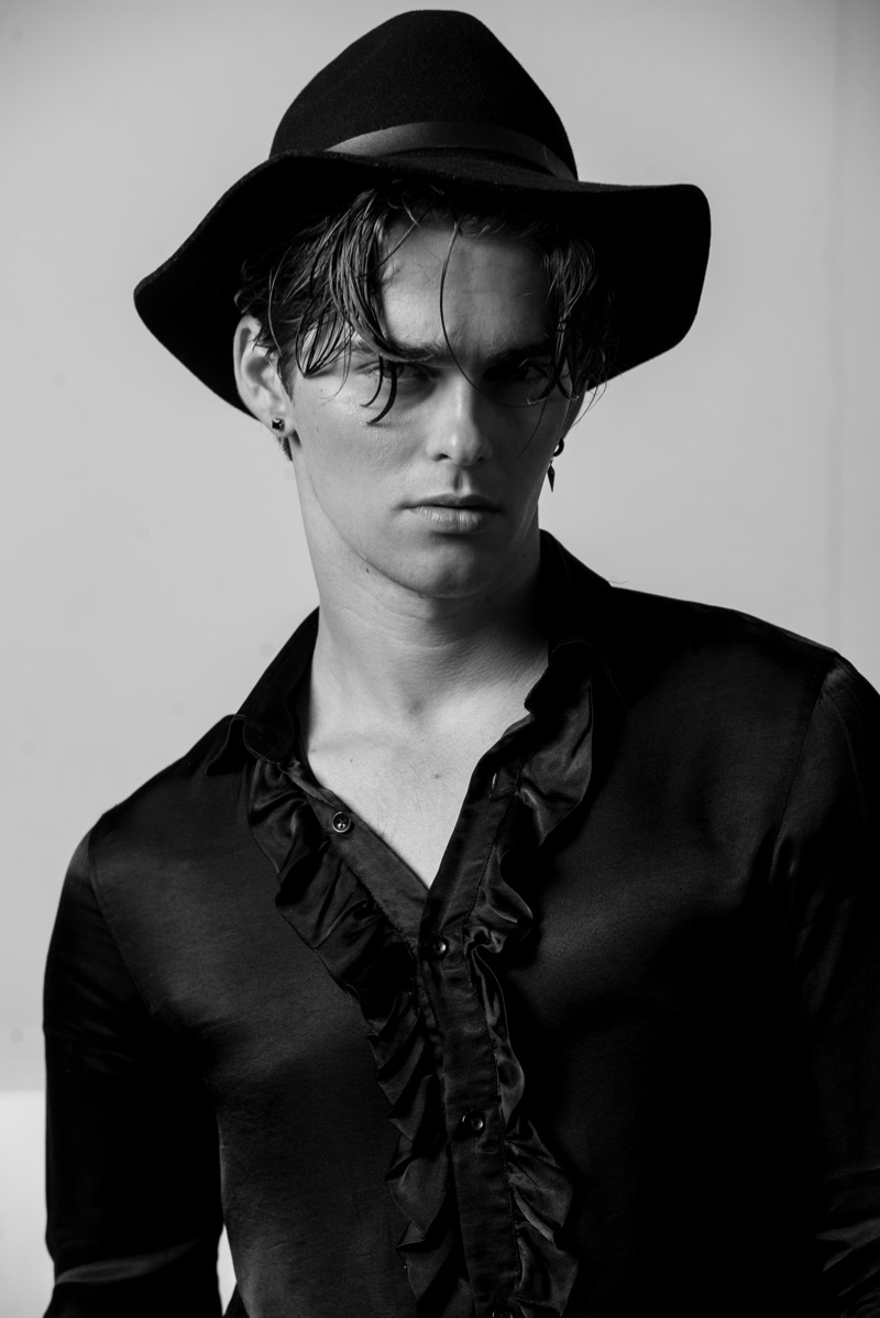 Jakub wears hat H&M and shirt Zara. 