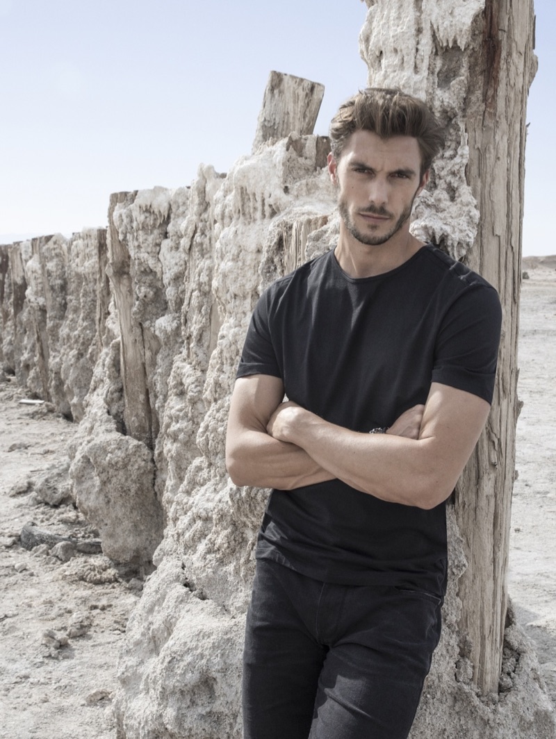Embracing basics, Federico Cola wears a linen crewneck $178 from John Varvatos Collection. » Federico Cola Heads Into Summer with John Varvatos Embracing basics, Federico Cola wears a linen crewneck $178 from John Varvatos Collection.