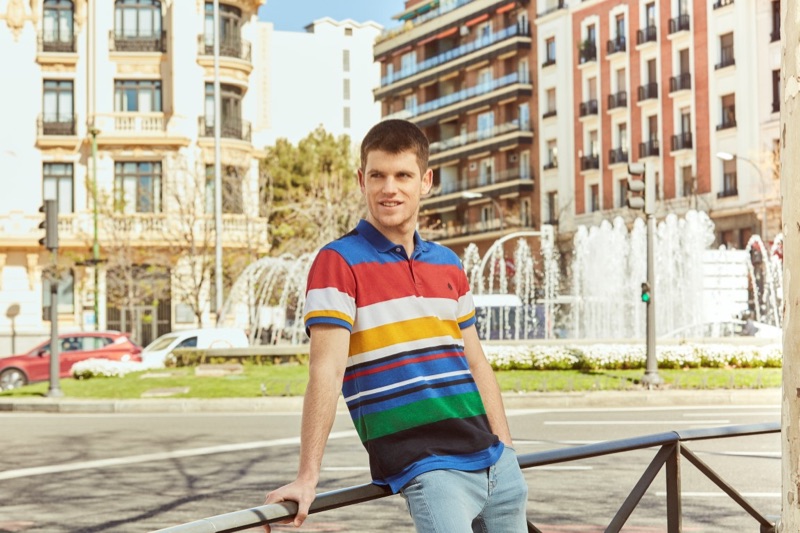 Embracing bright colors, Miguel Bernardeau wears a polo shirt from his Springfield collaboration.