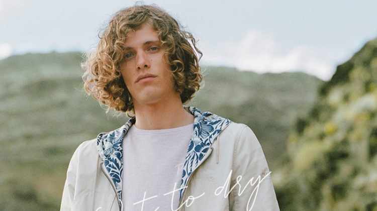 A Tropical Tale: Umberto Manca Tackles Summer Style with Pepe Jeans