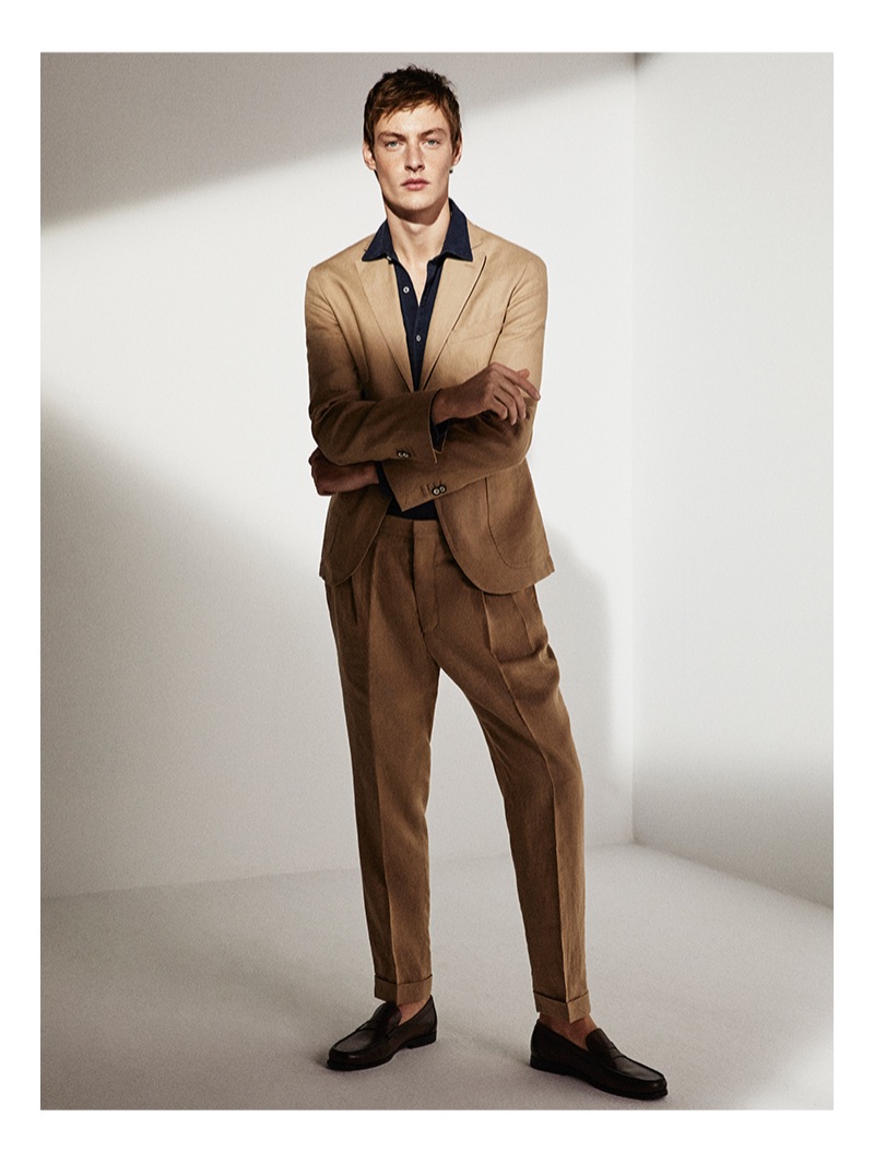The Fashion File: Roberto Sipos Dons Sleek Looks for Massimo Dutti