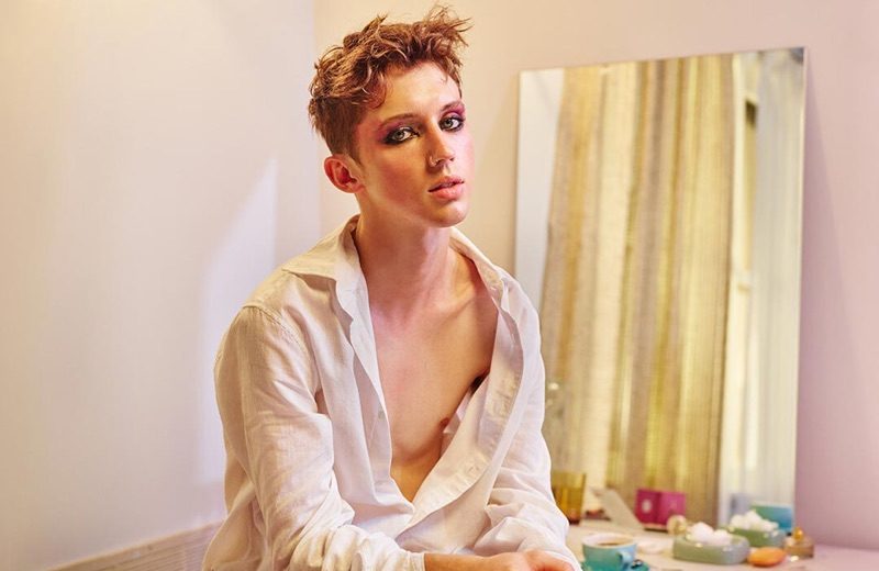 Troye Sivan Joins Calvin Klein for #MYCALVINS Campaign Troye Sivan stars in Calvin Klein's spring-summer 2019 #MYCALVINS campaign.