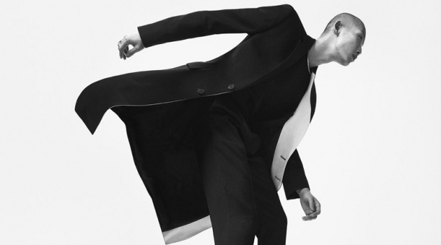 Xu Meen Hits the Studio for Givenchy x Onitsuka Tiger Campaign Model Xu Meen fronts the Givenchy x Onitsuka Tiger campaign.