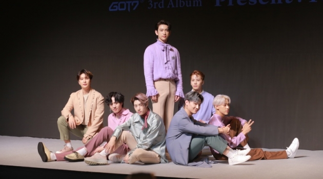 Top 4 Shoe Trends You Will Be Seeing Everywhere KPop Boy Band GOT7 on stage.
