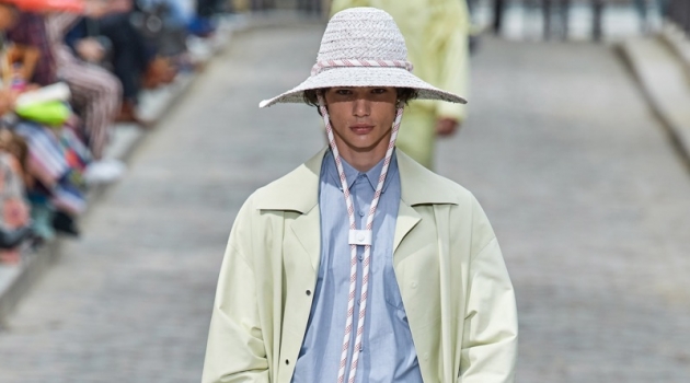 Louis Vuitton Embraces Wild Flower & Pastel Motif for Spring '20 Collection Louis Vuitton Embraces Wild Flower & Pastel Motif for Spring '20 Collection