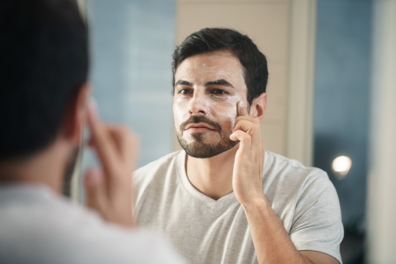 How Men Can Prevent These Common Acne Breakouts | The Fashionisto