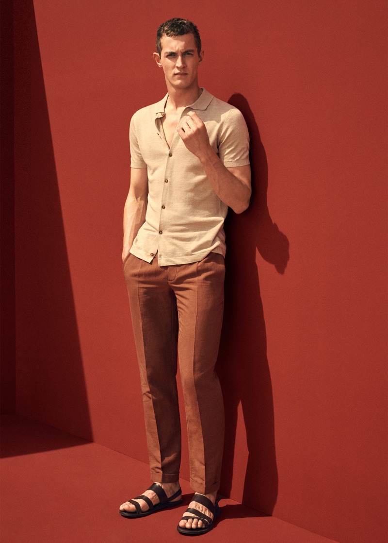 Embracing neutrals, Rutger Schoone dons a summer look from Mango.