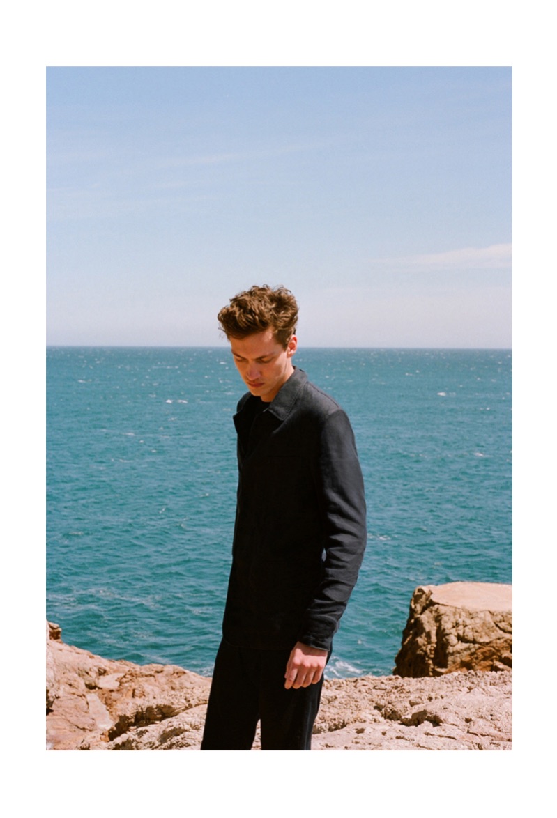 Model Swann Guerrault reunites with Massimo Dutti to showcase its sustainable collection.