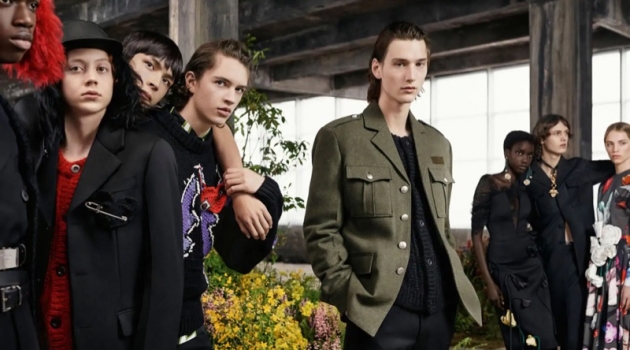 Prada Presents the 'Anatomy of Romance' for Fall '19 365 Campaign Models Jeremiah Fordjour, Nathan Westling, Yang Hao, Kirill Astashev, Wellington Grant, and Daan Duez star in Prada's fall-winter 2019 campaign.