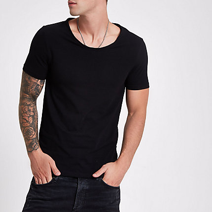 River Island Mens Black muscle fit scoop neck T-shirt | The Fashionisto