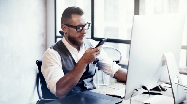 What Your Smartphone Says About You Stylish Man Office Smartphone Computer