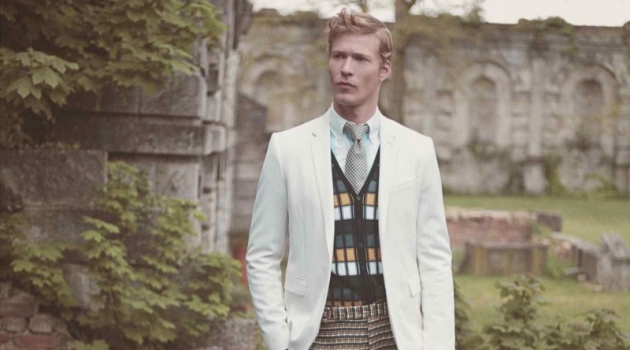 Sven de Vries Embraces Dandy Style for How to Spend It Sven de Vries Embraces Dandy Style for How to Spend It
