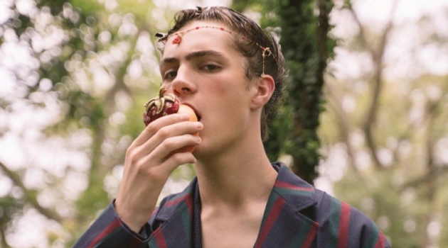 Garden of Eden: Thomas Jansen in Gucci for Men's Uno Hong Kong Garden of Eden: Thomas Jansen in Gucci for Men's Uno Hong Kong