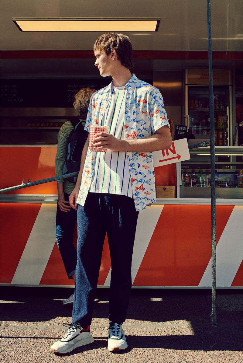 Remco Wuyts connects with Zara to showcase one of its summer looks.