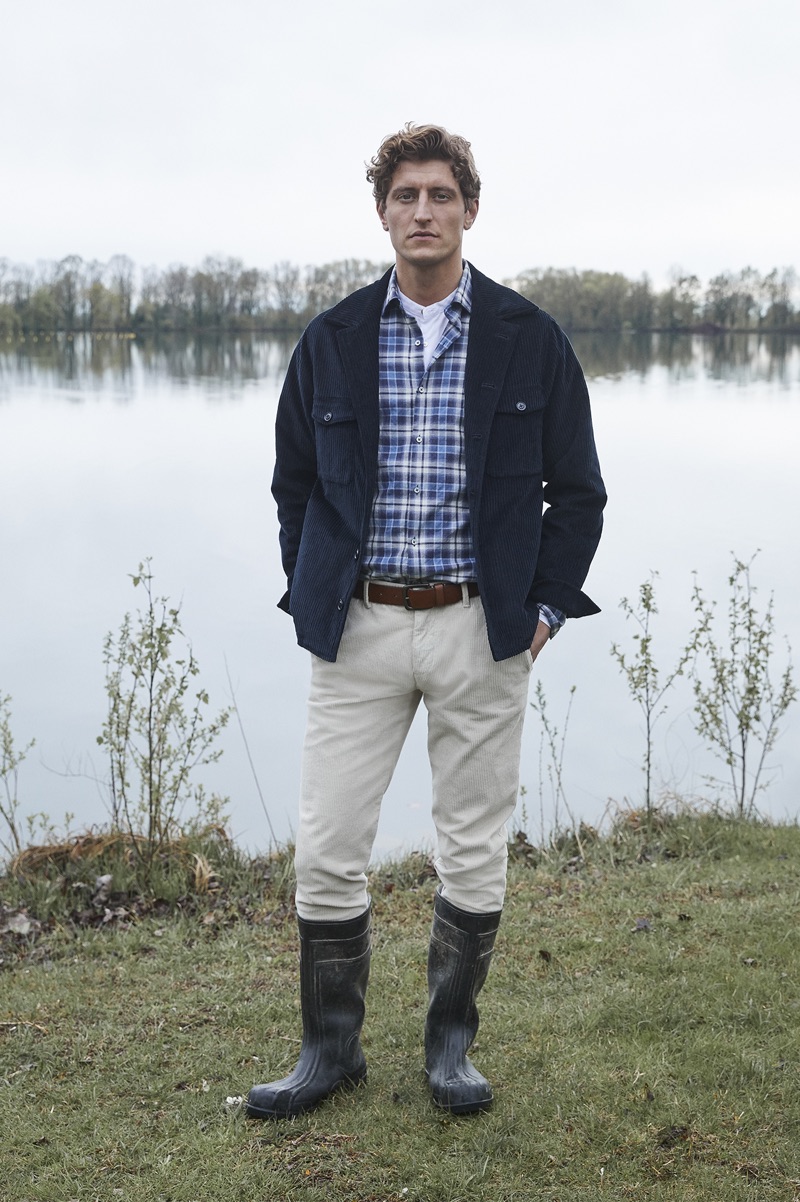 Channeling outdoors style, Chris Beek dons a look by Brooksfield.