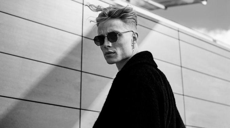 Jan Siegmund Takes to the Harbor for Photo Series