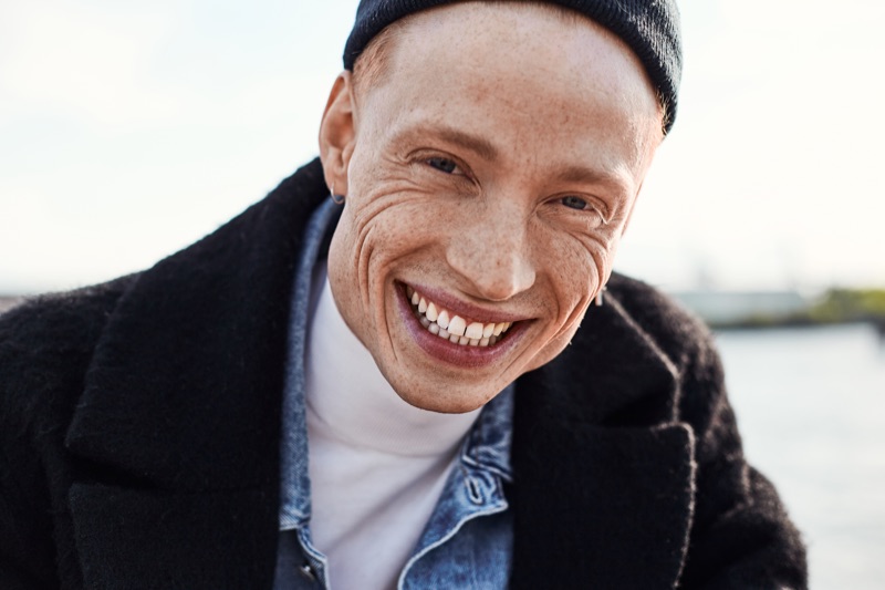All smiles, Jan Siegmund appears in a new photo shoot.