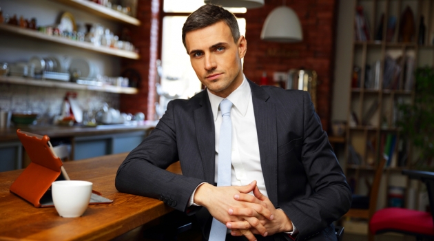 8 Style Essentials for Businessmen Male Model Businessman Suit