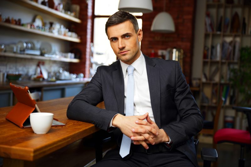 Male-Model-Businessman-Suit-800x534.jpg