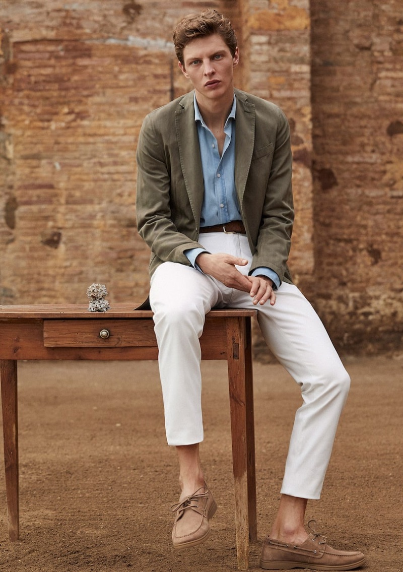 Tim Schuhmacher dons new men's arrivals from Massimo Dutti.