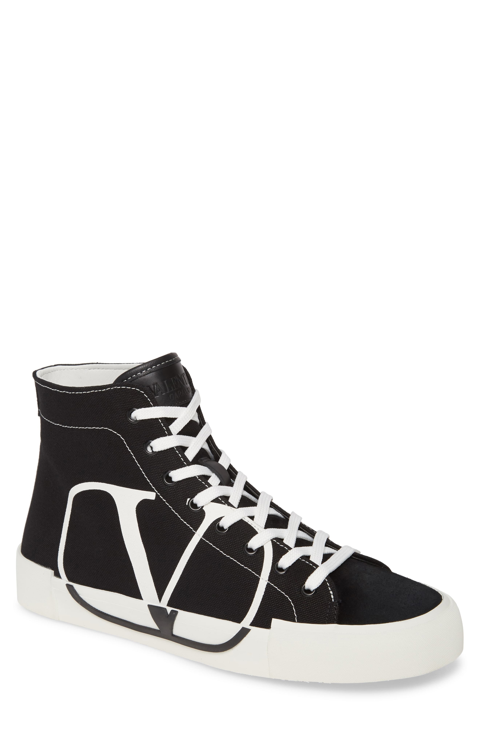 she goes sneaker valentino