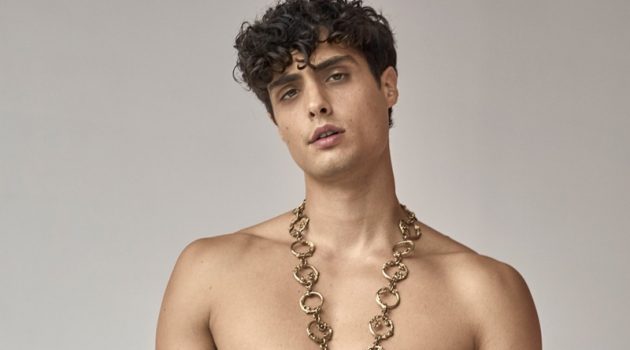 Mason McKenrick, Yoel Fernandez & Joshua Sorrentino Star in Moschino Underwear Shoot Joshua Sorrentino sports Moschino for a new photo shoot.