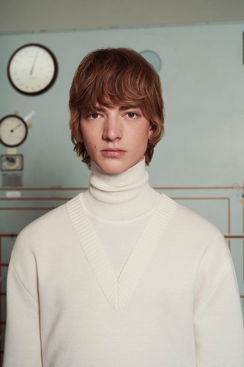 Bartolomé Chapel sports a sleek turtleneck from Solid Homme's fall-winter 2019 collection.