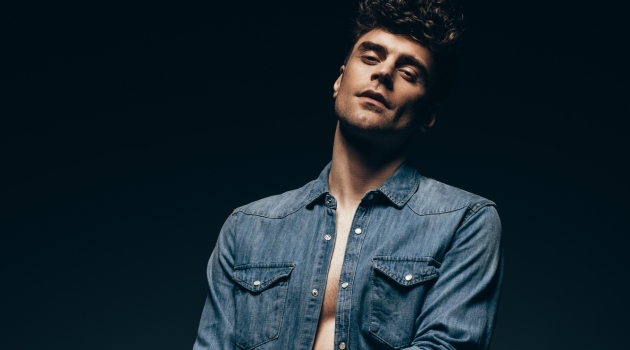 7 Style Tips Every Man Should Now Stylish Man Denim Shirt Jeans