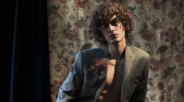 Jonathan Bellini is Elegant in Sharp Suits for GQ Brasil Jonathan Bellini is Elegant in Sharp Suits for GQ Brasil