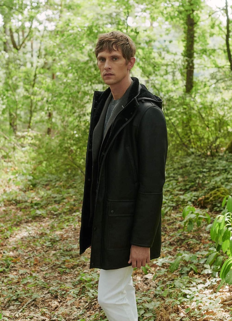 Taking to the woods, Mathias Lauridsen dons a fall look from Massimo Dutti.