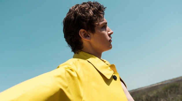 Ryan Gee Spends a Beach Day with Esquire España Ryan Gee Spends a Beach Day with Esquire España