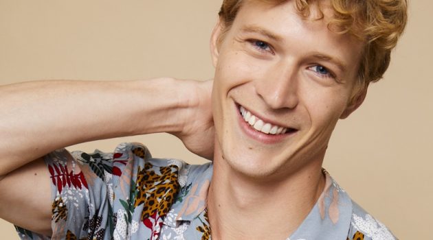 Sven de Vries Models Fresh Styles from Basement All smiles, Sven de Vries models a printed shirt from Basement.