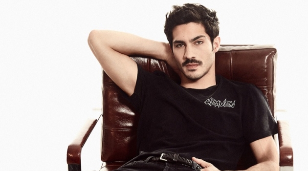 Chino DarÃn is Cool in Denim for Bowen Spring '20 Campaign Argentine actor Chino DarÃn appears in Bowen's spring-summer 2020 campaign.