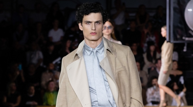 Riccardo Tisci Presents 'Evolution' for Burberry Spring '20 Collection Riccardo Tisci Presents 'Evolution' for Burberry Spring '20 Collection