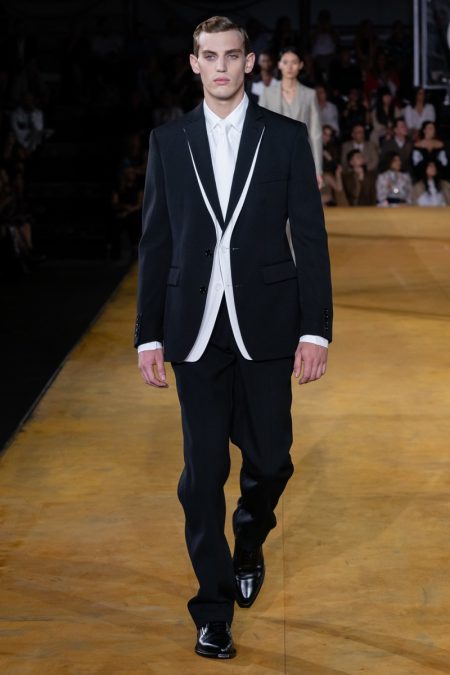 Burberry Spring Summer 2020 Mens Runway Collection 008