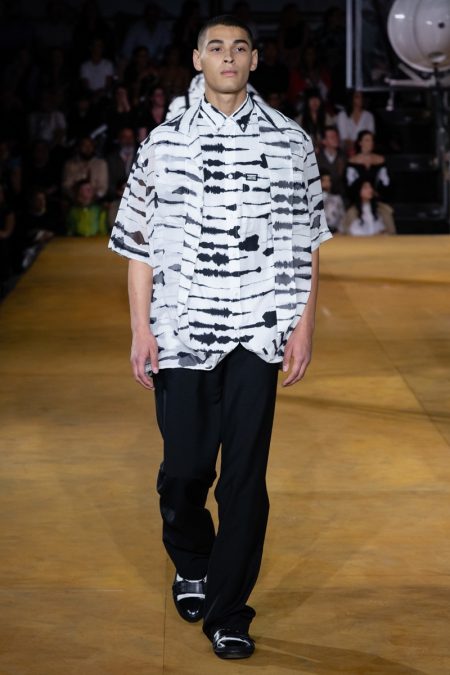 Burberry Spring Summer 2020 Mens Runway Collection 014