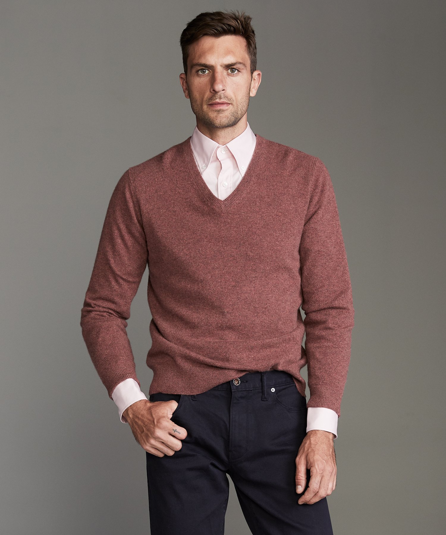 Cashmere V-neck Sweater in Burnt Rose | The Fashionisto