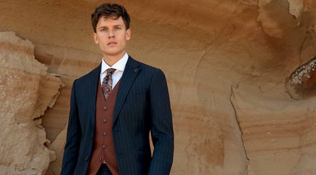 Chris Doe Takes to Desert in Sharp Styles for Damat Fall '19 Campaign Chris Doe Takes to Desert in Sharp Styles for Damat Fall '19 Campaign