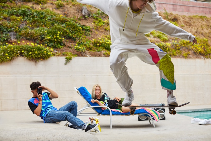 Skateboarding, Basti wears a look from Esprit's 80s Throwback collection.