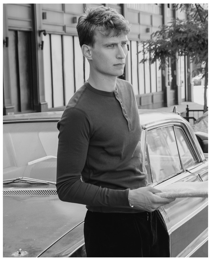 Model Caleb Fechtor sports a henley from Hemen Biarritz.