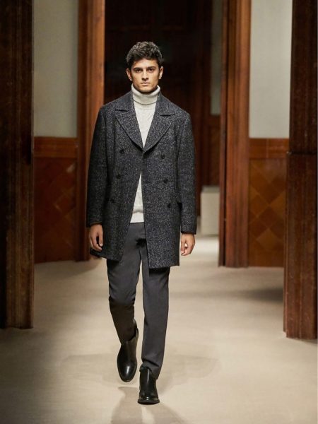 Massimo Dutti Unveils Fall '19 Runway Collection